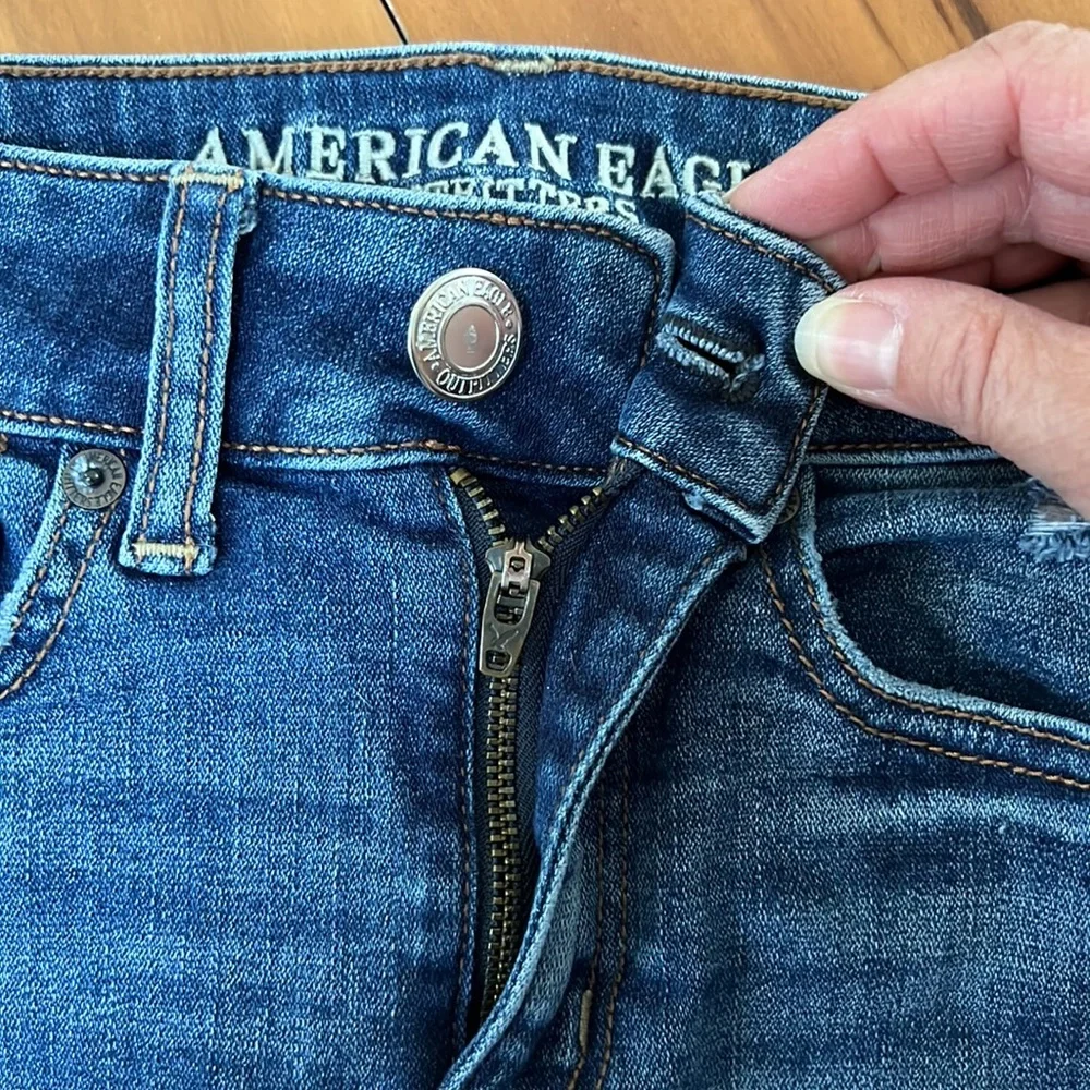 American Eagle super stretch distressed mini jean skirt - Picture 4 of 7